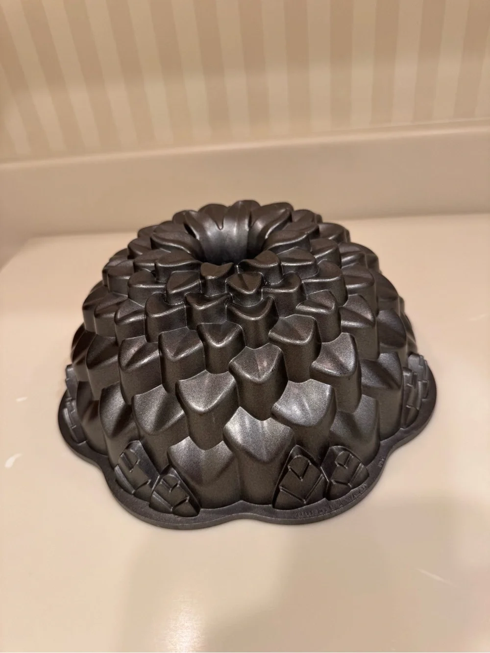 Nordic Ware Chrysanthemum Non-Stick Bundt Pan